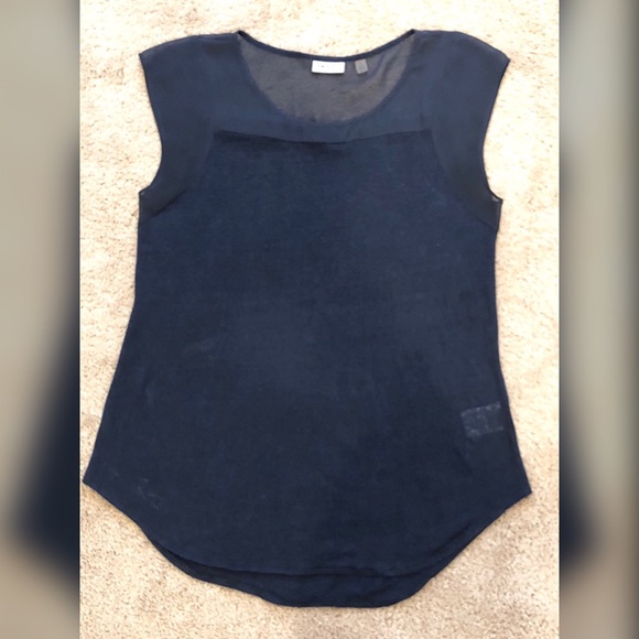 DKNYC Tops - SALE❗️DKNYC Navy Top. BUNDLE AND SAVE!✅